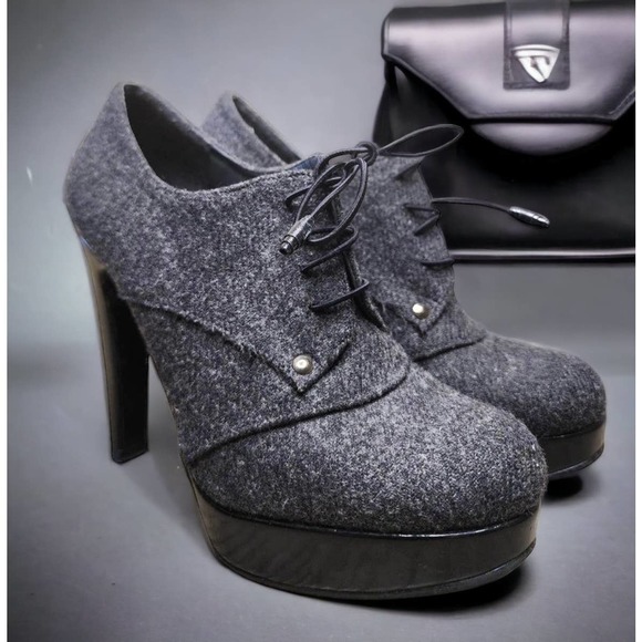 Stuart Weitzman Gray Heeled Shoes - Picture 1 of 10